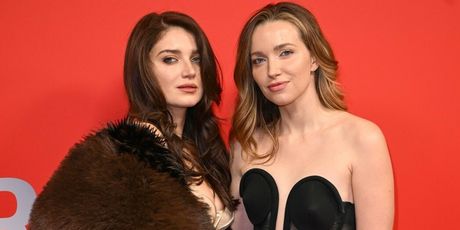 Eve Vox i Jordan Hewson - 1