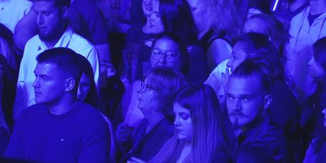 In Magazin: Crvena Jabuka - 2