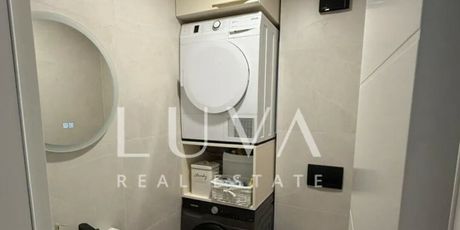 Moderan luksuz i udobnost svakodnevnog života u srcu Botinca - 10