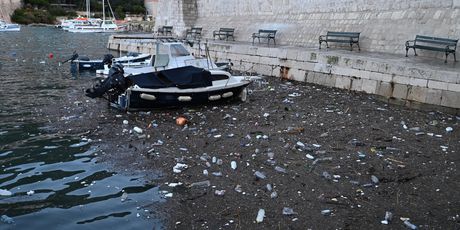Čišćenje smeća koje je jugo nanijelo u Dubrovniku - 3