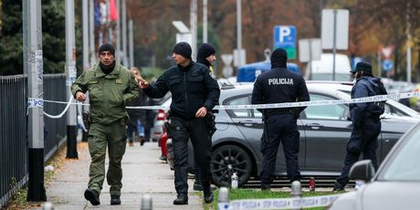 Započeo je očevid nebodera Vjesnik - 4