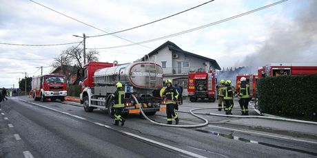 Požar skladišta guma u Sesvetama - 1