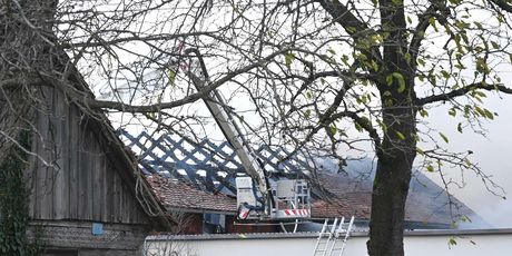 Požar skladišta guma u Sesvetama - 3