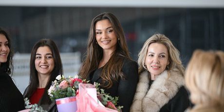 Laura Gnjatović - 17