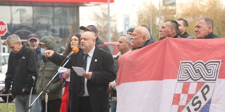 Prosvjed pred stanom Dalije Orešković - 3