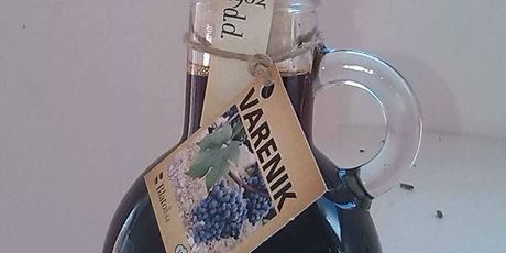 Varenika koja se tradicionalno služi uz blatsku lumbliju