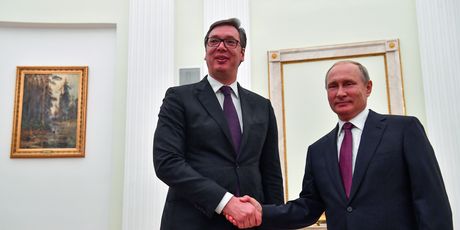 Srpski predsjednik Aleksandar Vučić i ruski predsjednik Vladimir Putin (Foto: AFP)