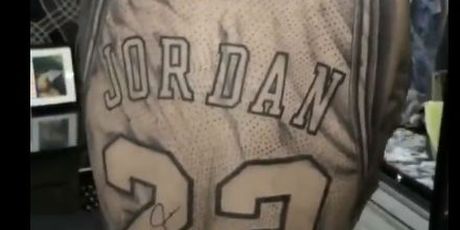 Tetovaža posvećena Michaelu Jordanu (Twitter)