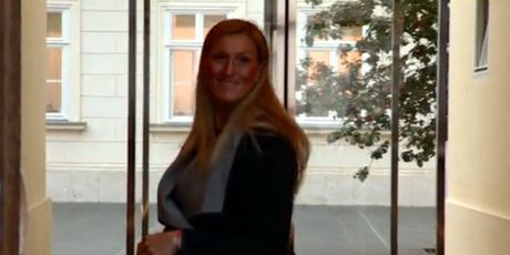 Janica Kostelić ispred Vlade (Foto: Screenshot)