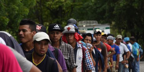 Migrantska karavana kreće se prema SAD-u (Foto: ORLANDO ESTRADA / AFP)