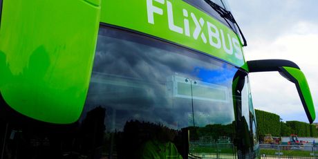 Autobusi s više prostora između sjedala