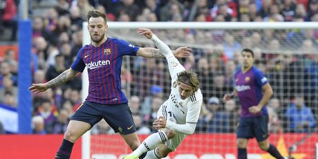 Ivan Rakitić i Luka Modrić (Foto: AFP)