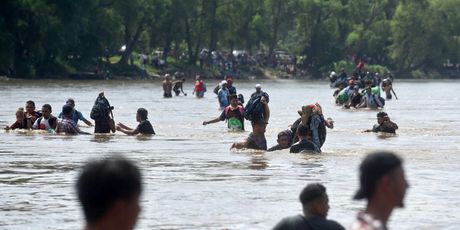 Južnoamerički migranti putuju prema SAD-u (Foto: AFP) - 2