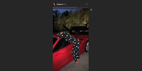Kylie Jenner Ferrari (Foto: Instagram)