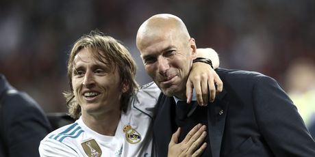 Luka Modrić i Zinedine Zidane (Foto: AFP)