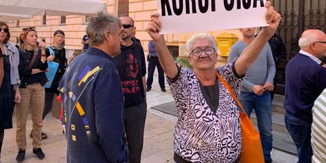 Prosvjed pred Županijskim sudom u Zadru (Foto: Dnevnik.hr) - 4