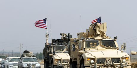 Kurdi američku vojsku gađali krumpirima (Foto: AFP) - 2