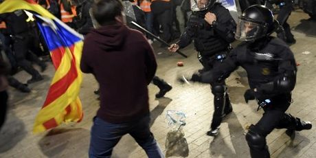 Prosvjedi u Barceloni (Foto: AFP)