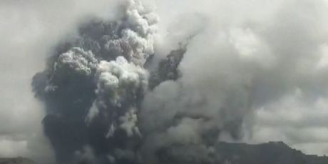 Aktivirao se vulkan u Japanu - 1