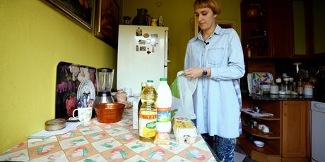 Anja kreće u pripremu fritula