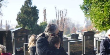 Obitelj Vidoja Ristovića na groblju u Beogradu - 4