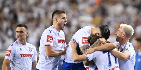 Igrači Hajduka slave pogdak