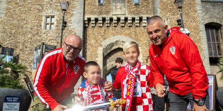 Hrvatski navijači u Cardiffu