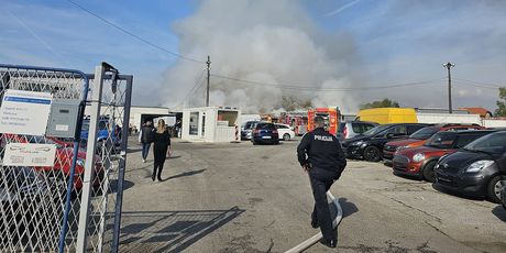 Požar autopraonice u zagrebačkoj Dubravi - 6