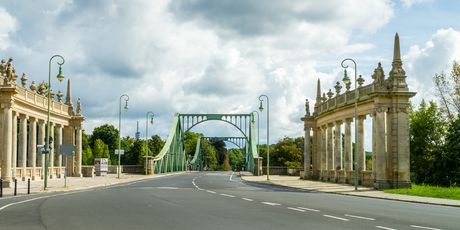 Most špijuna - 3