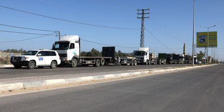 Kamioni na graničnom prijelazu između Gaze i Egipta