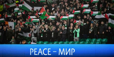 Palestinske zastavi na utakmici Lige prvaka