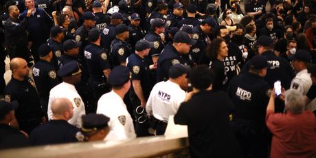 Prosvjednici u New Yorku zatvorili Grand Central Terminal - 3