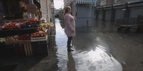 Poplavljena tržnica u Rijeci - 1