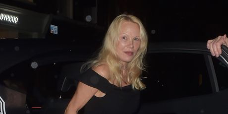 Pamela Anderson - 9