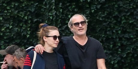 Joaquin Phoenix i Rooney Mara - 1