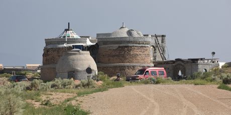 Earthship - 2