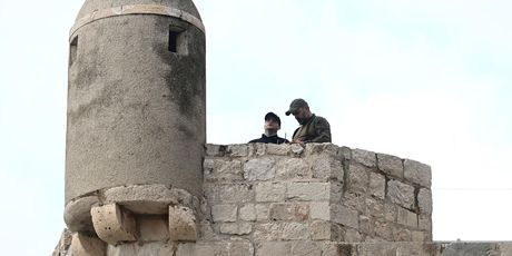 Specijalna policija na kuli u Dubrovniku