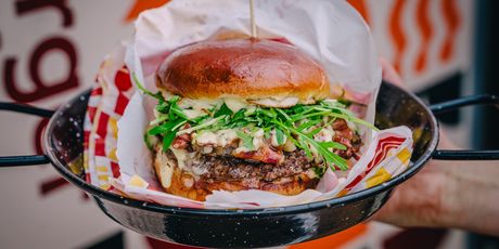 Burger Bar: Signature 2.0 burger