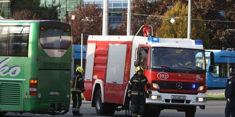 Sudar na kružnom toku u Zapruđu - 1