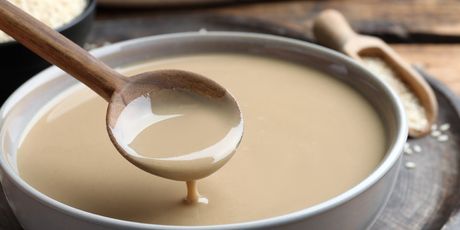 Tahini je pasta od sezama