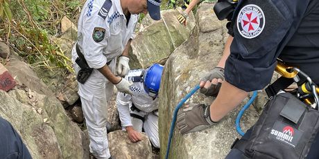 Žena u Australiji zapela između dvije stijene - 3