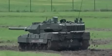 Tenk Leopard 2A8