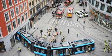 Tramvaj se zabio u trgovinu u središtu Osla - 6