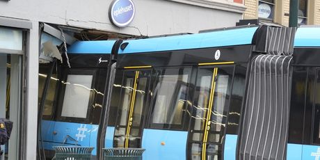 Tramvaj se zabio u trgovinu u središtu Osla - 7