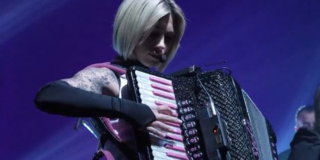 In Magazin: Stela Rade - 4