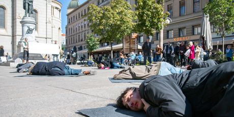 Performans na Cvjetnom trgu - 17