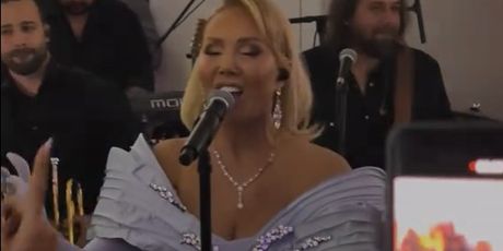 Lepa Brena