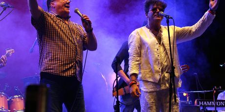 Crvena jabuka i Halid Bešlić - 1