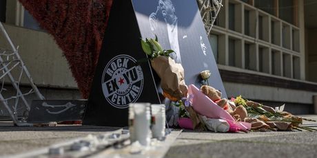 Fanovi odaju počast Halidu Bešliću - 5