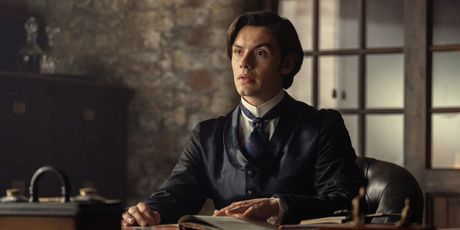 Louis Partridge - 15